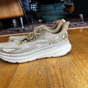 Hoka Clifton 9 Beige Athletic Shoes